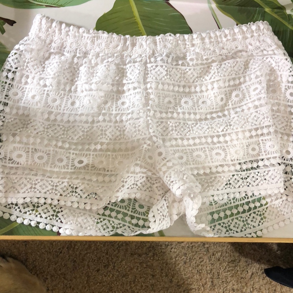 Lacy white shorts! - Picture 3 of 6